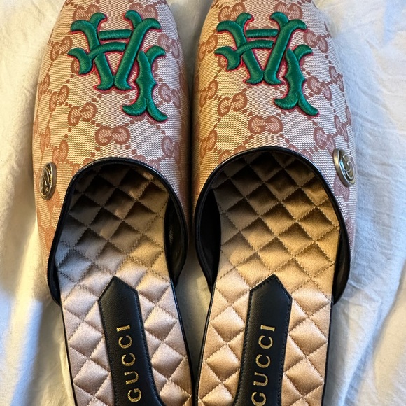 SOLD!!! GUCCI X LA DODGERS Monogram Mules with  LA GUCCI x MLB NEW BOX & COVER - Picture 10 of 16